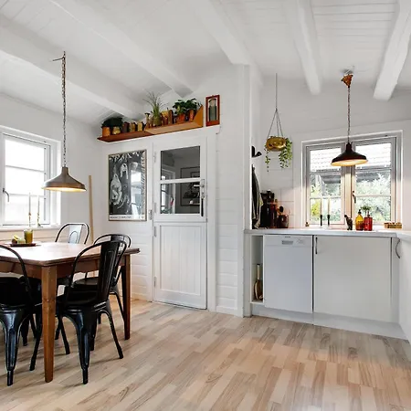 Charming Renovated House In Beautiful And Peaceful Surroundings بيت للعطل *